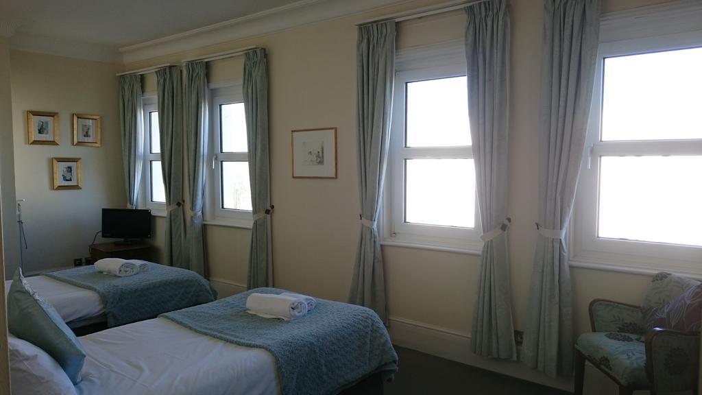Bed and Breakfast 17 Wilmington Square Истбурн Номер фото