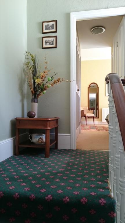 Bed and Breakfast 17 Wilmington Square Истбурн Номер фото