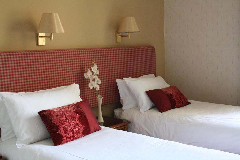 Bed and Breakfast 17 Wilmington Square Истбурн Экстерьер фото