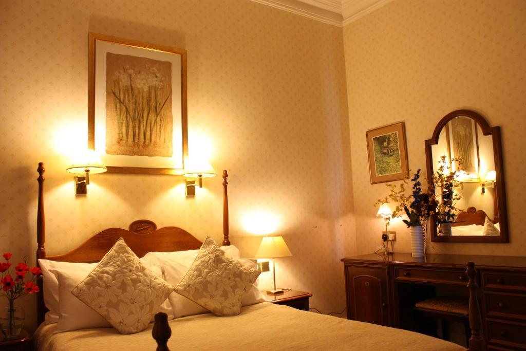 Bed and Breakfast 17 Wilmington Square Истбурн Номер фото