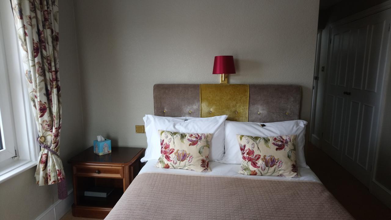 Bed and Breakfast 17 Wilmington Square Истбурн Экстерьер фото