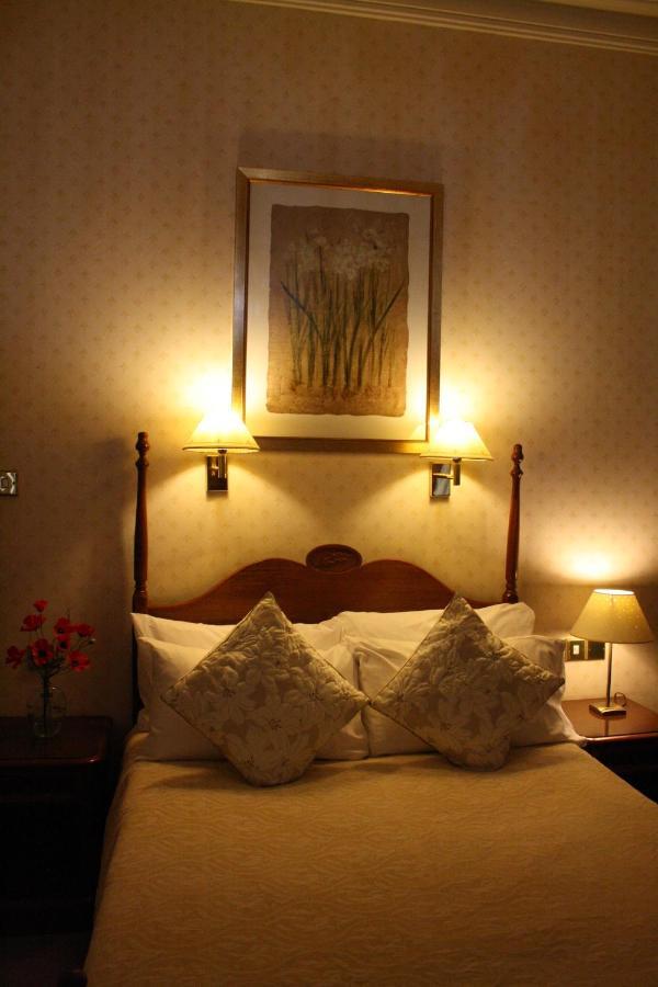 Bed and Breakfast 17 Wilmington Square Истбурн Экстерьер фото